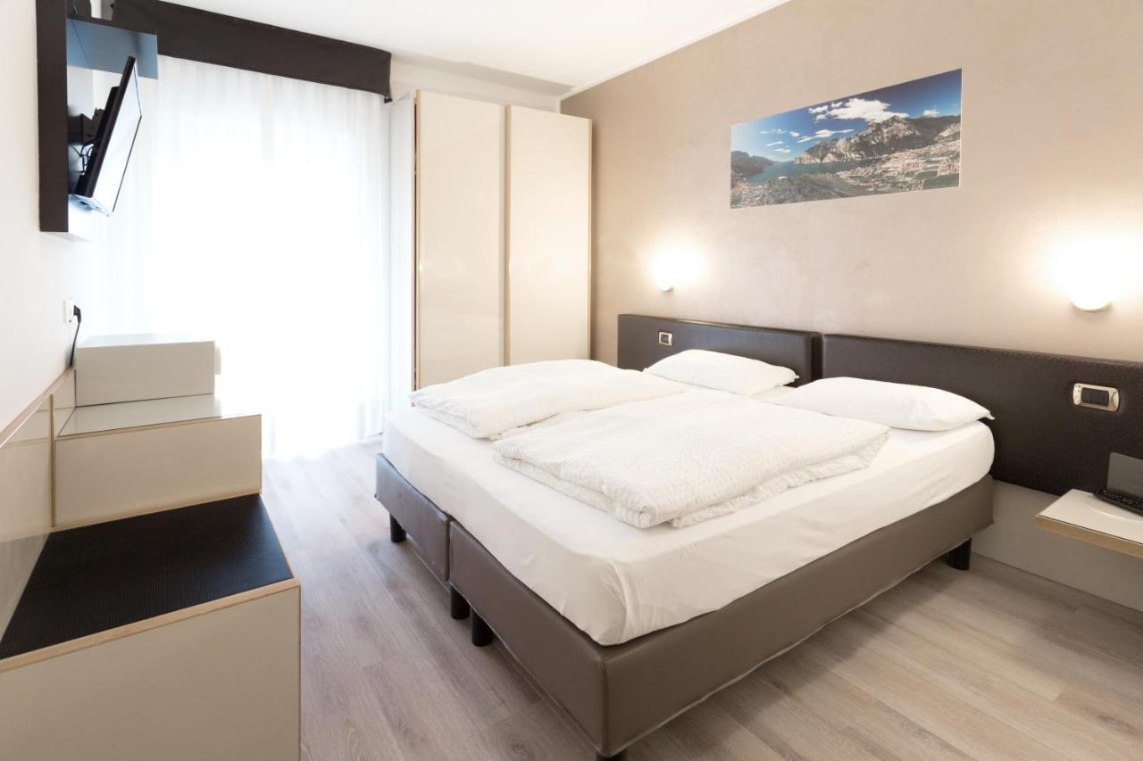 Hotel Rudy Riva del Garda Bilik gambar